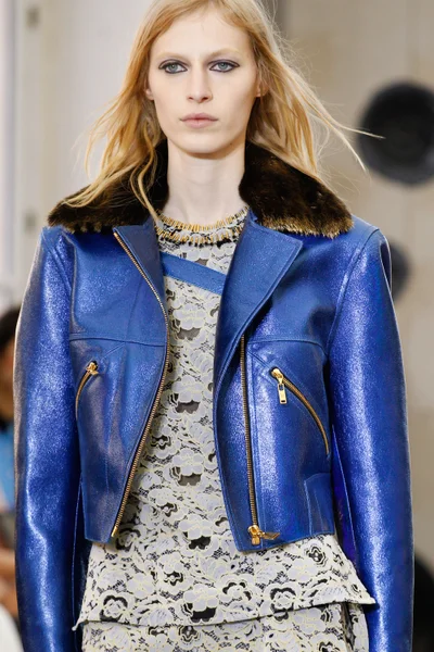 Look 37